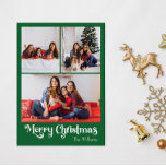 Klassisk Grönt God jul Lodrät 3 Foto Helg Vykort<br><div class="desc">Fira säsongen med det här unika, klassiska grönten God jul lodrät 3-fotovykortet för helgdag med ett litet vintage charm. Den minimalistiska utformningen visar upp en grönt av eleganten och en vit palett av färg, och frammanar vinterens mysiga anda. Dess moderna och roligt dragningskraft, parad med den traditionella formuleringen, skapar en...</div>