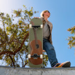 Klassisk Guitar Art-utskrift på Oliv grönt Mini Skateboard Bräda 18,5 Cm<br><div class="desc">Skattdäck med ett klassiskt gitarr på oliv grönt bakgrund. Enbart designad för dig genom Iolantes design:-)! Vare sig du kör på halvpipa eller kickflips på gatan, så har den här tävlingsformade skivan högsta klang! Våra däck är gjorda av den bästa hårda kapseln från sten och med vår processaa utskrift av...</div>