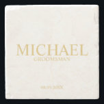 Klassisk Guld Personlig Bröllopsman Stenunderlägg<br><div class="desc">Klassiska Personliga Bröllopspresenter med personligt namn,  titel och bröllopsdatum i klassisk serif-teckensnitt i guld.

Perfekt även för Best Man,  Brudens Far med mera.

Obs: Foliedetaljerna är simulerade i konstverket. Ingen riktig folie kommer att användas vid tillverkningen av denna produkt.</div>