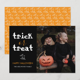 Klassisk Halloween-familjefoto med 'Trick or Treat Julkort