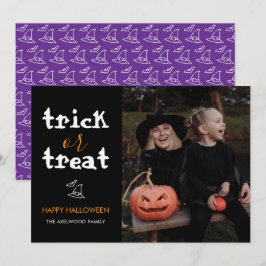 Klassisk Halloween-familjefoto med 'Trick or Treat Julkort