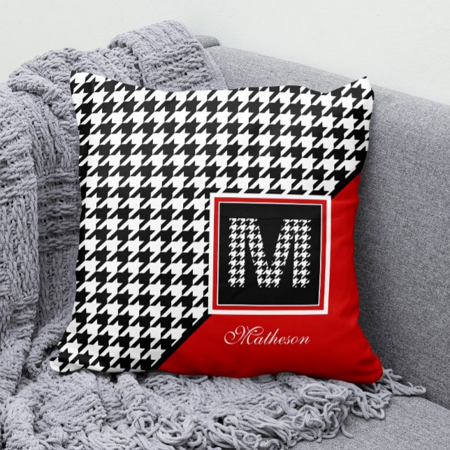 Klassisk Houndstooth & Monogram | Red Black White Kudde (Classic Houndstooth Monogram Decorative Pillow with Any Name)