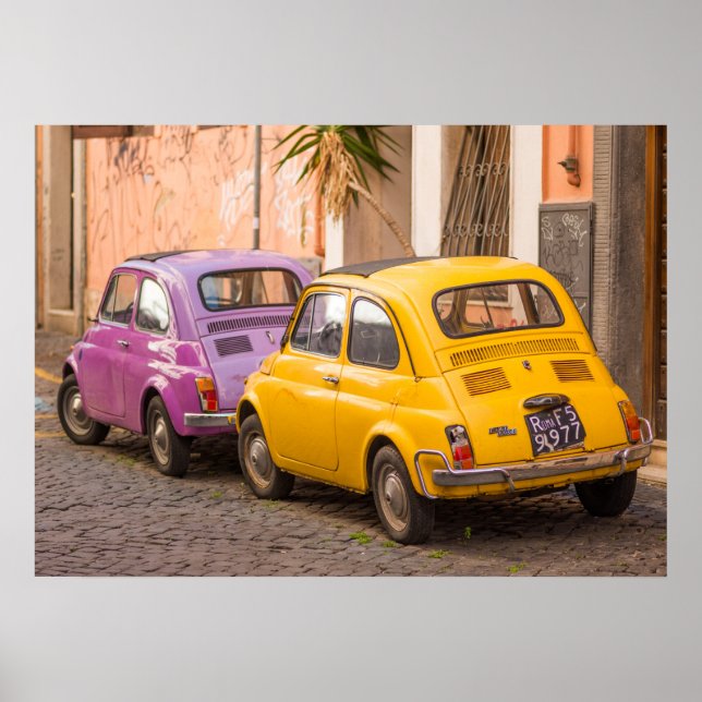 Klassisk italiensk fiat 500-bil i Rom Italien Poster (Framsidan)