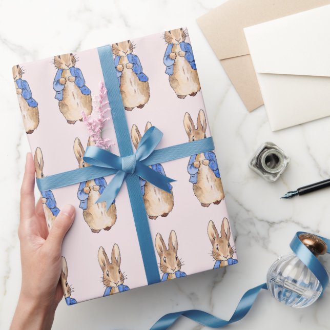 Klassisk kanin i blå jacka presentpapper (Gifting)