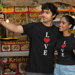 Klassisk KÄRLEK Heart Motif med modern Twist T Shirt