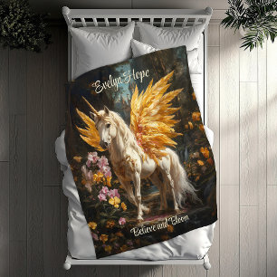 Klassisk målning av vit Pegasus med gyllene Vingar Fleecefilt