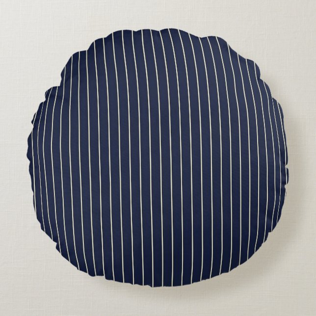 Klassisk marinblå elfenbensfärgade pinstripes  rund kudde (Framsidan)