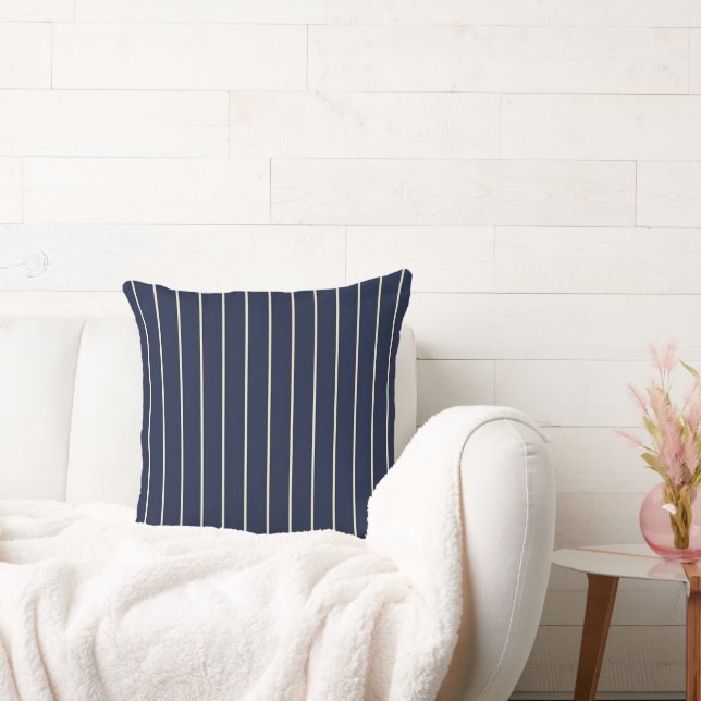 Klassisk marinblå smal ivory-randig kudde (Soffa)