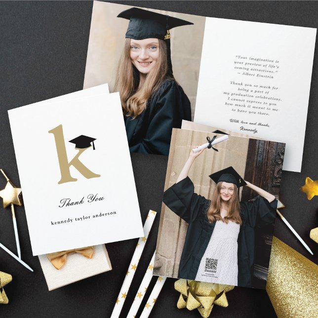 Klassisk monogram K-Studentmössa Fotomodern Tack Kort (Classic Monogram K Graduation Cap Modern Thank You Photo Folded Card @ zazzle.com/color_therapy)