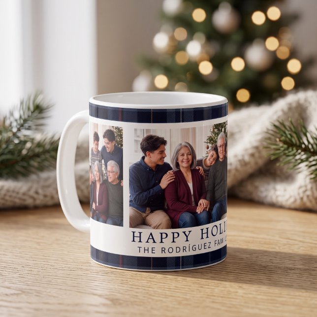 Klassisk Navy-rutig Glad Jul-sammanställning Kaffemugg (Simulated mug on table)