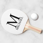 Klassisk Personlig Monogram och Namn Ping Pong P Pingisracket<br><div class="desc">Personlig Monogram och Namn Gift har personlig monogram och namn i svart klassiskt serif-teckensnitt stil på vit bakgrund. Perfekt som helgdag,  fars dag-gåva till pappa och gåva till särskilda tillfällen.</div>