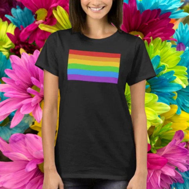 Klassisk regnbågsstolthetsflagga t shirt (Skapare uppladdad)