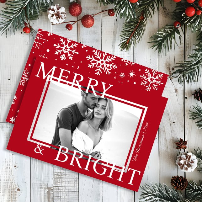 Klassisk röd Merry & Bright djärv snöflinga Foto Julkort (Classic Red Merry & Bright Bold Snowflake Photo Holiday Card)