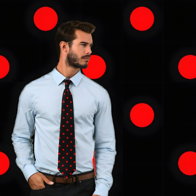Klassisk rödpolka Dot Mönster på Black Tie Slips (Man wears a Classic Red Polka Dot Pattern on Black Tie. Background matches tie pattern.)