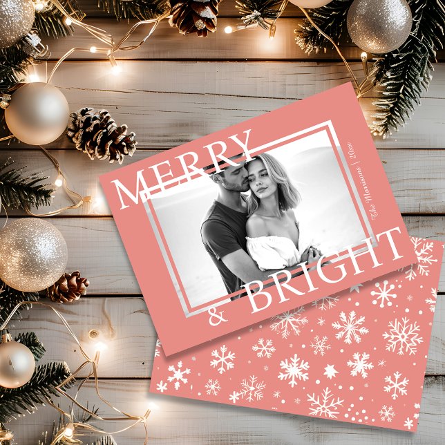 Klassisk rosa Merry & Bright djärv snöflinga foto Julkort (Classic Pink Merry & Bright Bold Snowflake Photo Holiday Card)