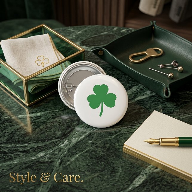 Klassisk rund knapp med lyckotreklöver (Classic and Lucky Three Leaf Clover Round Button)