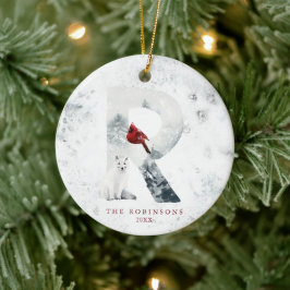 Klassisk snöig jul vintrigt scenmonogram R Julgransprydnad Keramik
