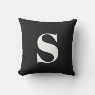 Klassisk svart, första monogrammad yttre fyllning kudde