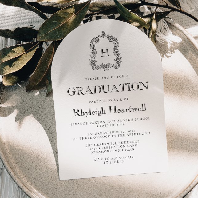 Klassisk svart monogram-kröningsbåge-examensfest inbjudningar (Skapare uppladdad)