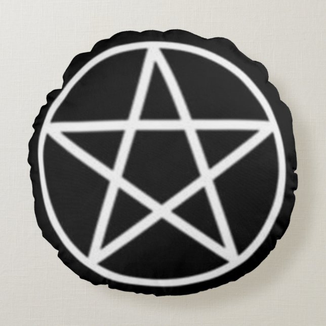 "Klassisk svart och vit wicca-pentakel"  Rund Kudde (Framsidan)
