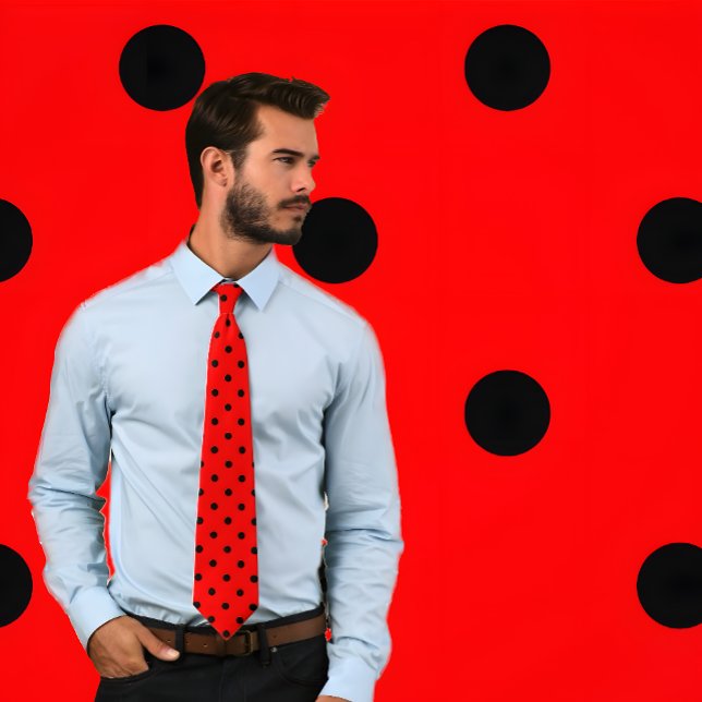 Klassisk svart Polka Dot Mönster på Red Tie Slips (Professional man wears a Classic Black Polka Dot Pattern on Red Tie.)