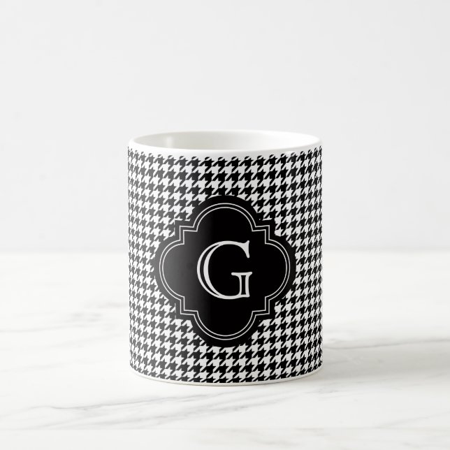Klassisk svart vit houndstooth med monogram kaffemugg (Center)