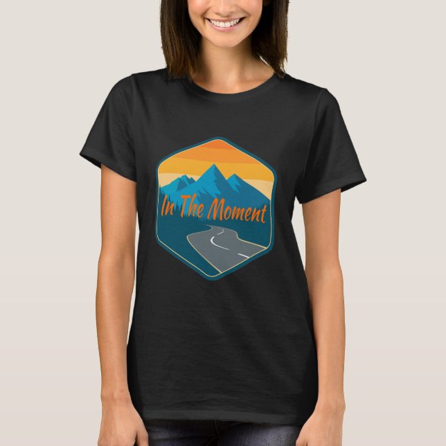 Klassisk T-Shirt Framdesign i stunden (Framsida)
