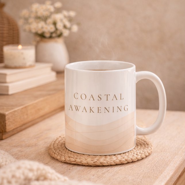Klassisk varm kopp för Coastal Awakening, 3,3 dl (White ceramic with Coastal Awakening script for refined coffee ritual)