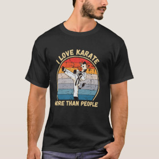 Klassisk Vintage Ko Jag älskar karate mer än männi T Shirt