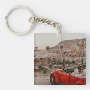 Klassisk Vintage Red Car Watching Luftballonger
