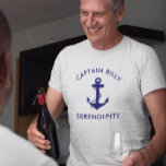 Klassiska ankarkapslar för fartyg t shirt<br><div class="desc">Kaptenens vita t-shirt med marintemat,  med en marin blå illustration av ett klassiskt ankare och ditt namn och din båts namn i modern blå skrift.</div>