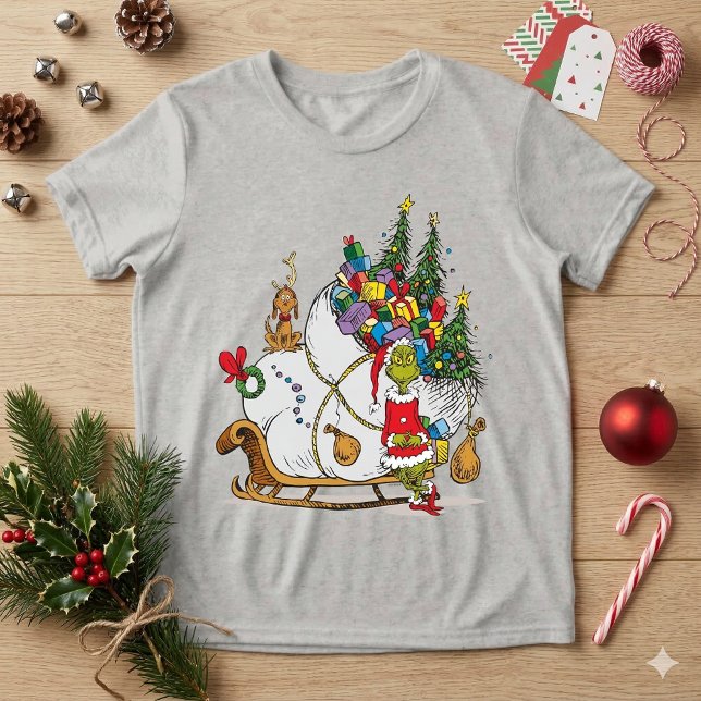 Klassiska Grinch | Grinch & Max med släde Tee Shirt (Skapare uppladdad)