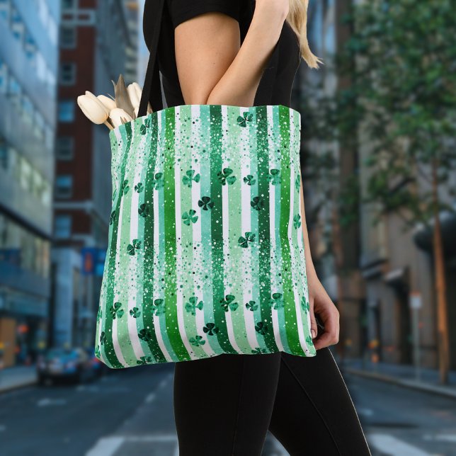 Klassiska gröna vita vertikala randiga shamrocks tygkasse (Skapare uppladdad)