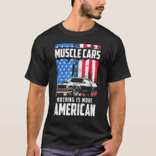 Klassiska muskelbilar Flagga 4 juli V8 Motor Auto  T Shirt