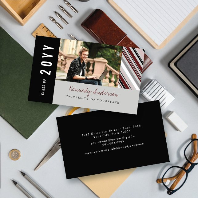Klassiska Preppy Pinrandiga Moderna Examen Foto (Classic Preppy Pin Stripes Modern Graduate Photo Calling Card @ www.zazzle.com/color_therapy)