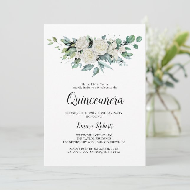 Klassiska Vita Blommor Quinceañera Inbjudan (Stående Fram)