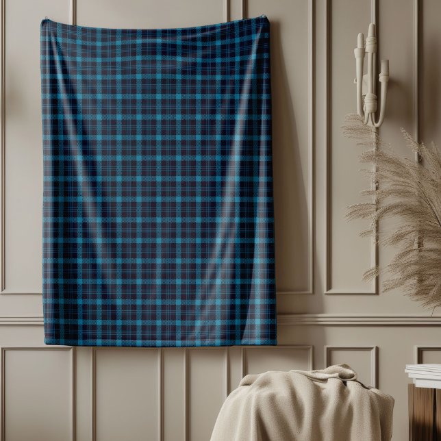 Klassiskt blåstigt projektionsavstånd för daglig k fleecefilt (Classic Blue Plaid Throw for Everyday Comfort Fleece Blanket)