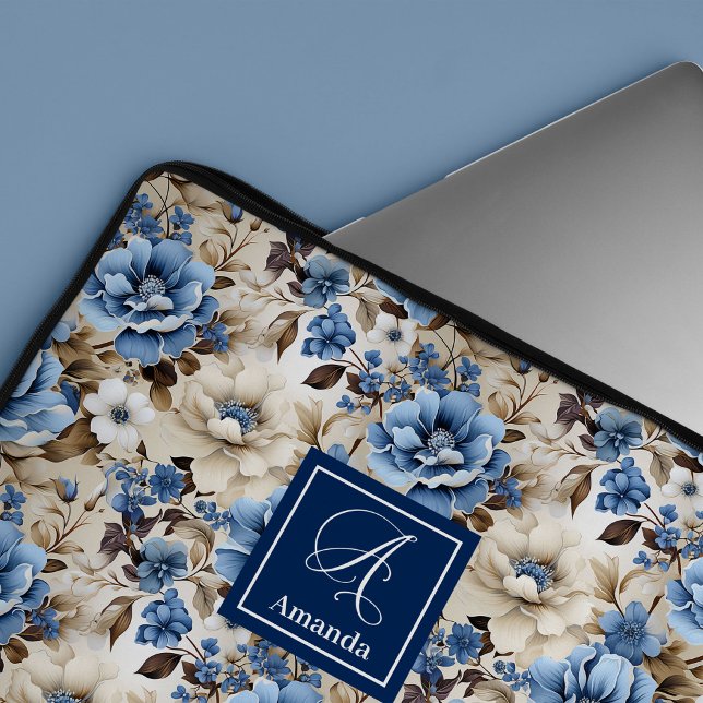 Klassiskt Blått och Vitt Blommigt fodral för bärba (Classic Blue and White Flowers Laptop Sleeve Case)