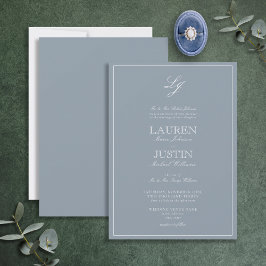 Klassiskt Dusty Blue Script Monogram Bröllop Inbjudningar