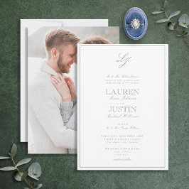 Klassiskt Dusty Blue Script Monogram Photo Bröllop Inbjudningar