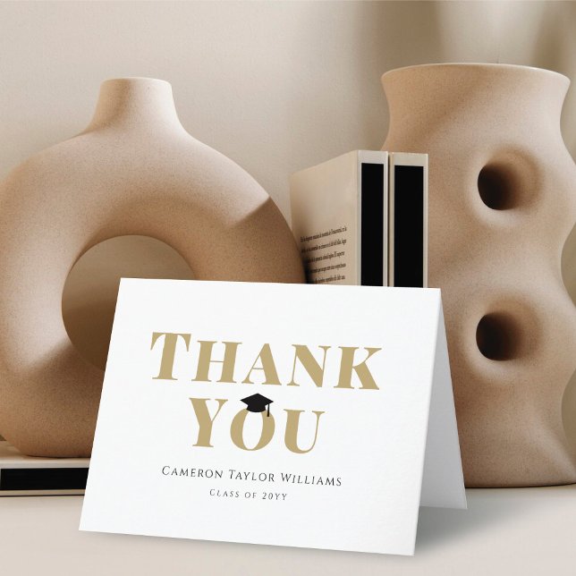 Klassiskt fotografi av Studentmössan Black Mortarb Tack Kort (Classic Black Mortar Board Graduation Cap Photo Folded Thank You Card @ www.zazzle.com/color_therapy)