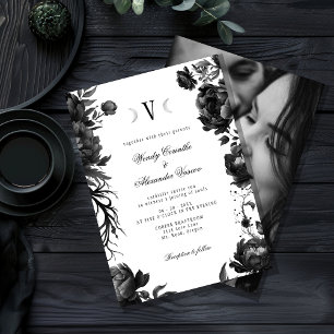 Klassiskt Gothic White Måne Monogram Bröllop Photo Inbjudningar