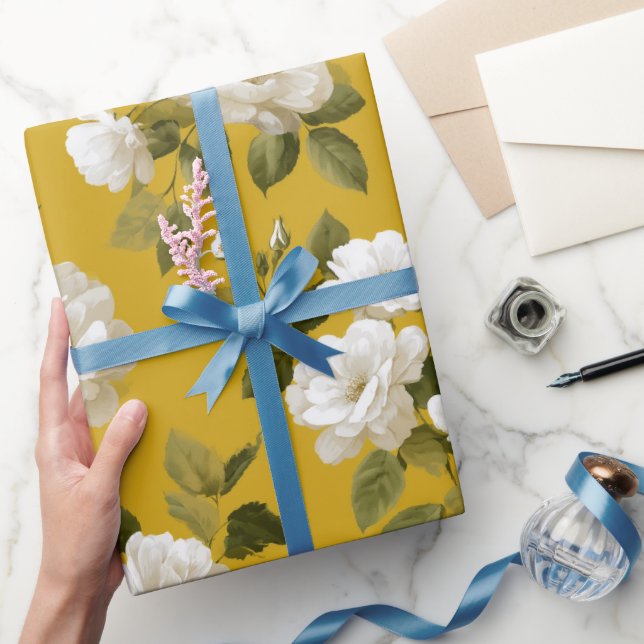 Klassiskt gult ros vitt blommönster presentpapper (Gifting)