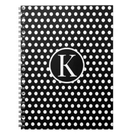 Klassiskt inledande brev Polka dots Black Anteckningsbok