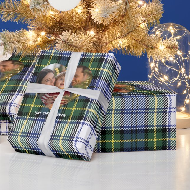 Klassiskt julfoto med blå och grön tartan presentpapper (Helgdagar)