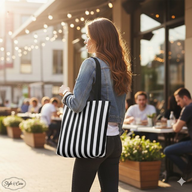 Klassiskt Modern Stripe Black and White Carryall Tygkasse (Classic Modern Striped Black and White Carryall Tote Bag)