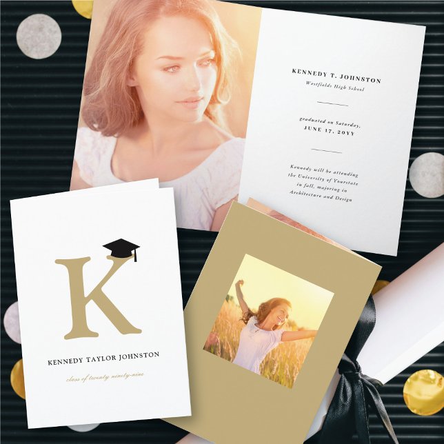 Klassiskt monogram Alphabet Simple Photo Studenten Meddelande (Classic Monogram Alphabet Simple Photo Graduation Announcement Fold Card @ zazzle.com/color_therapy)