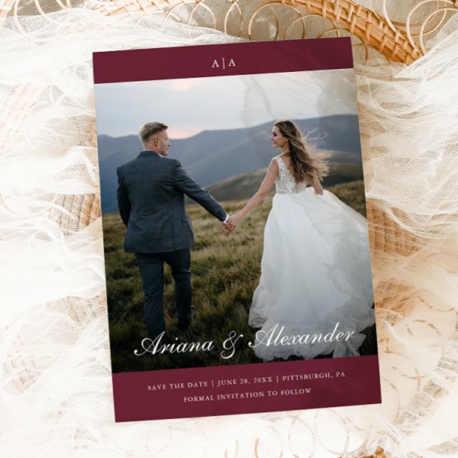 Klassiskt monogram Elegant Script 2 Photo Bröllop Spara Datumet (Skapare uppladdad)