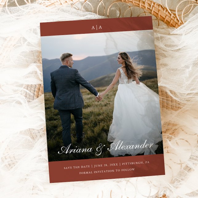 Klassiskt monogram Elegant Script 2 Photo Bröllop Spara Datumet (Skapare uppladdad)