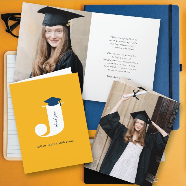 Klassiskt monogram J Studentmössa Modern Photo Tack Kort (Classic Graduate's Monogram J Graduation Cap Modern Photo Thank You Card @ zazzle.com/color_therapy)